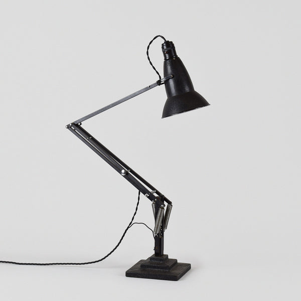 THREE STEP ANGLEPOISE