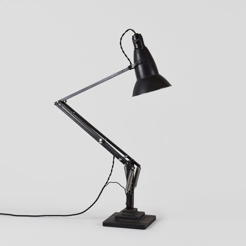 THREE STEP ANGLEPOISE