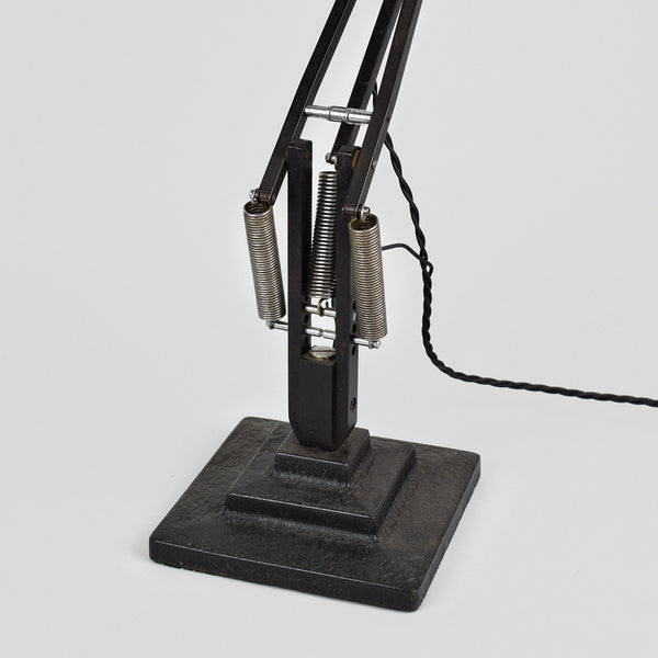 THREE STEP ANGLEPOISE