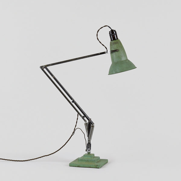 THREE STEP ANGLEPOISE