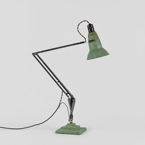 THREE STEP ANGLEPOISE