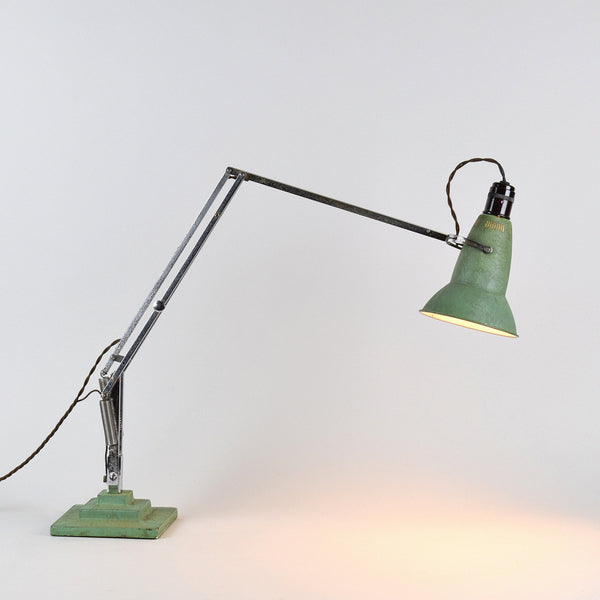 THREE STEP ANGLEPOISE