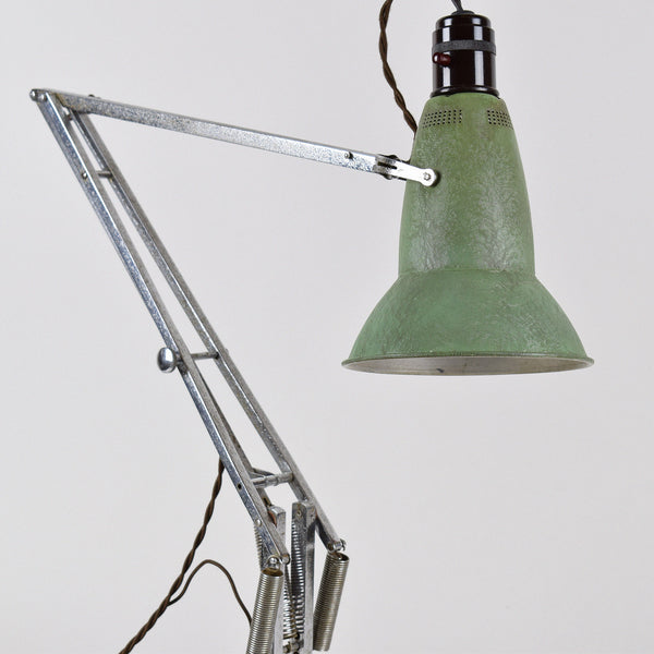 THREE STEP ANGLEPOISE
