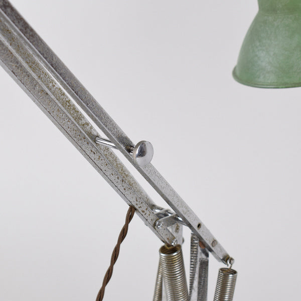 THREE STEP ANGLEPOISE