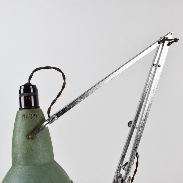 THREE STEP ANGLEPOISE