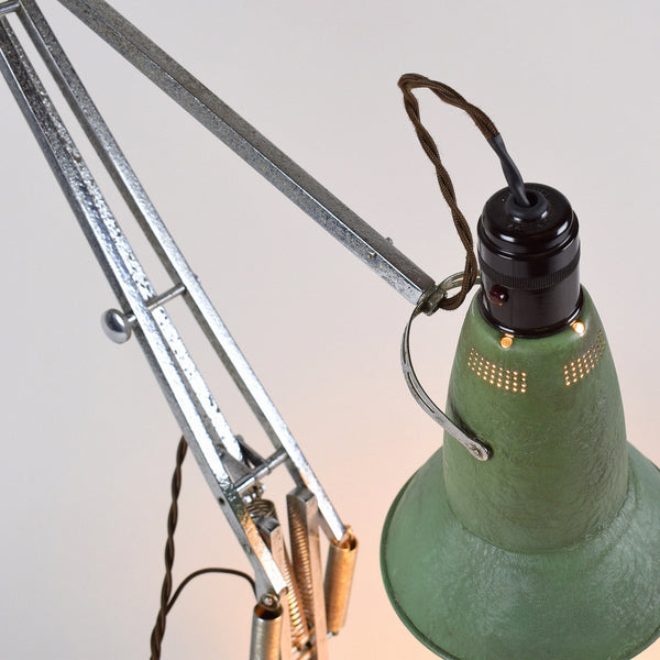 THREE STEP ANGLEPOISE