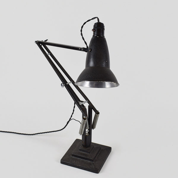 THREE STEP ANGLEPOISE