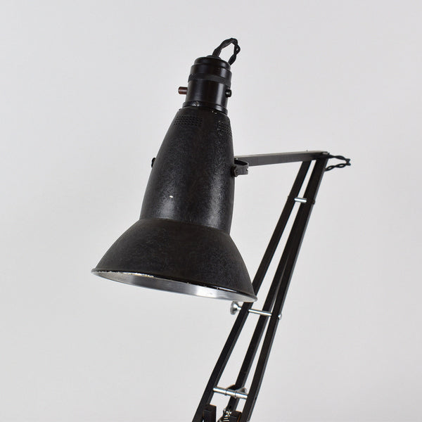 THREE STEP ANGLEPOISE