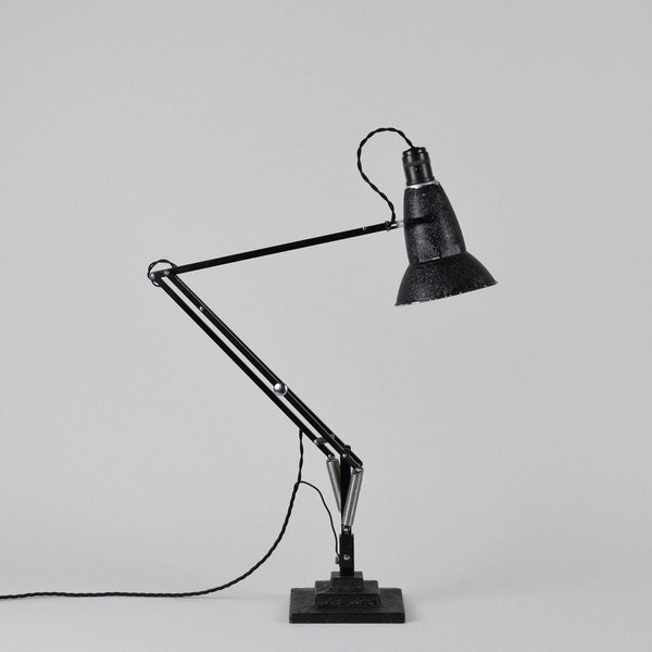 THREE STEP ANGLEPOISE