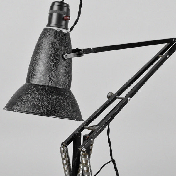 THREE STEP ANGLEPOISE