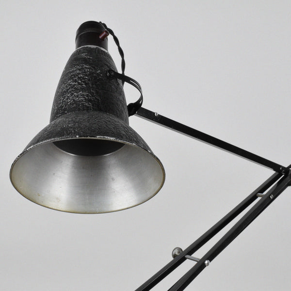 THREE STEP ANGLEPOISE